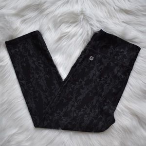 Like new Fabletics crop yoga